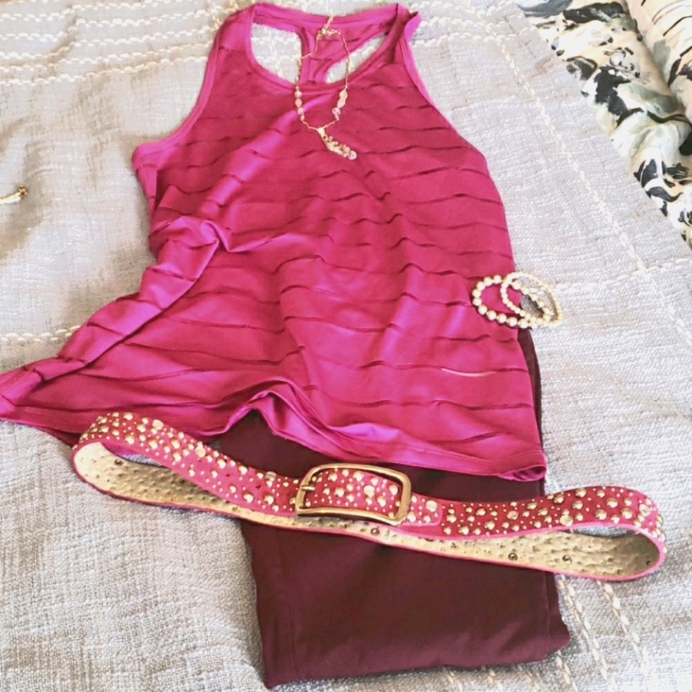 Athletic works top